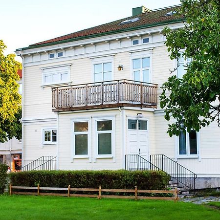 Vaenersborgs Vandrarhem Exterior photo
